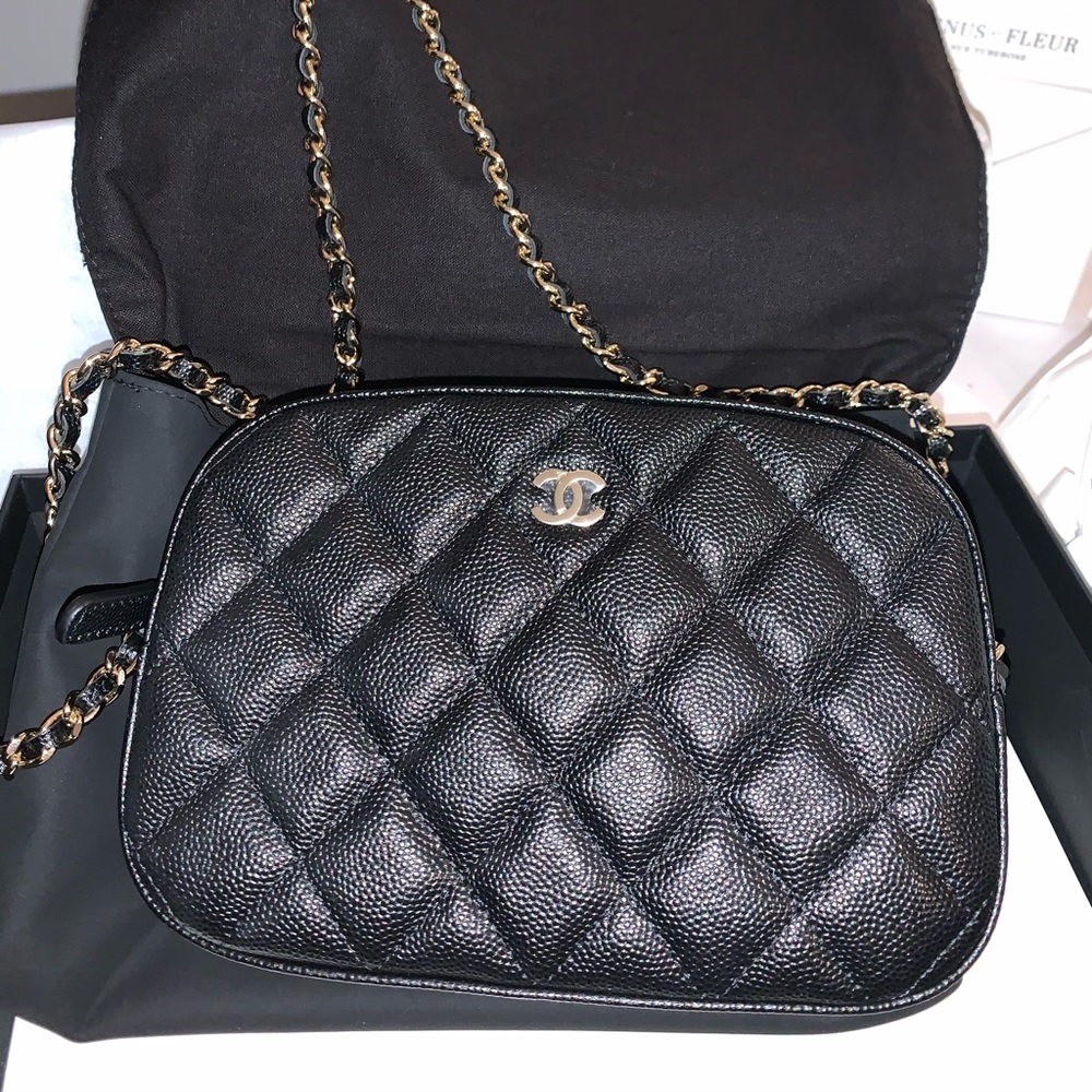 FOR SALE CHANEL 21a camera bag